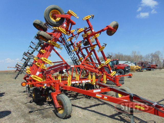 2008 Bourgault 8810_1.jpg